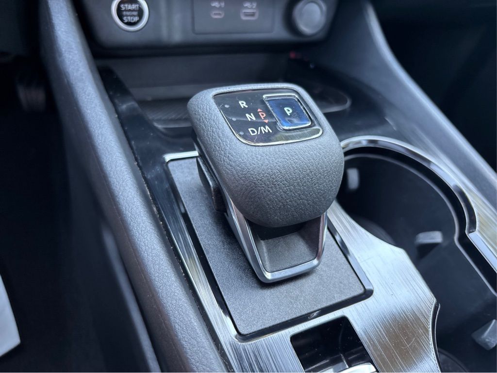 2021 Nissan Rogue SV photo 26