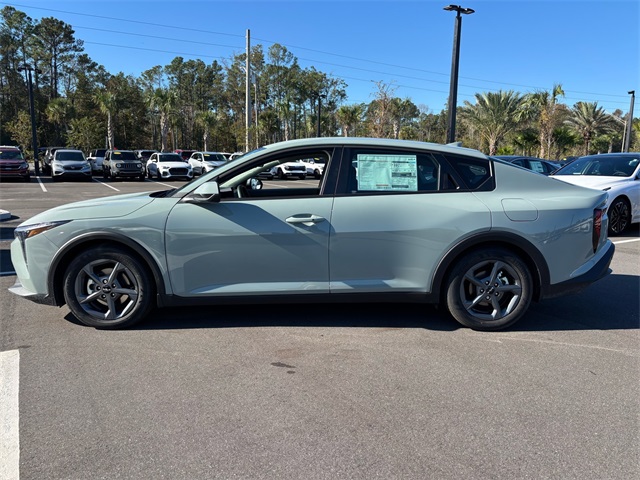 2025 Kia K4 LXS photo 3