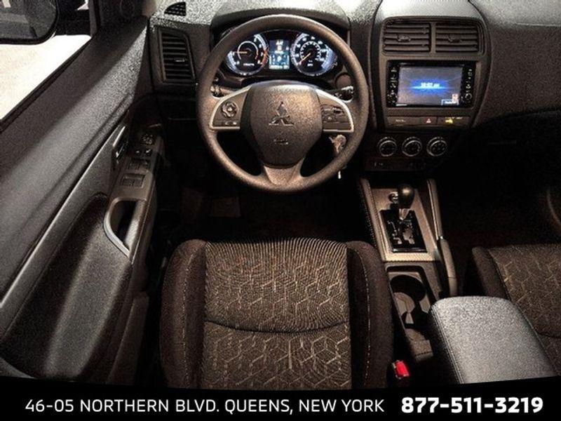 2025 Mitsubishi Outlander Sport ES photo 23