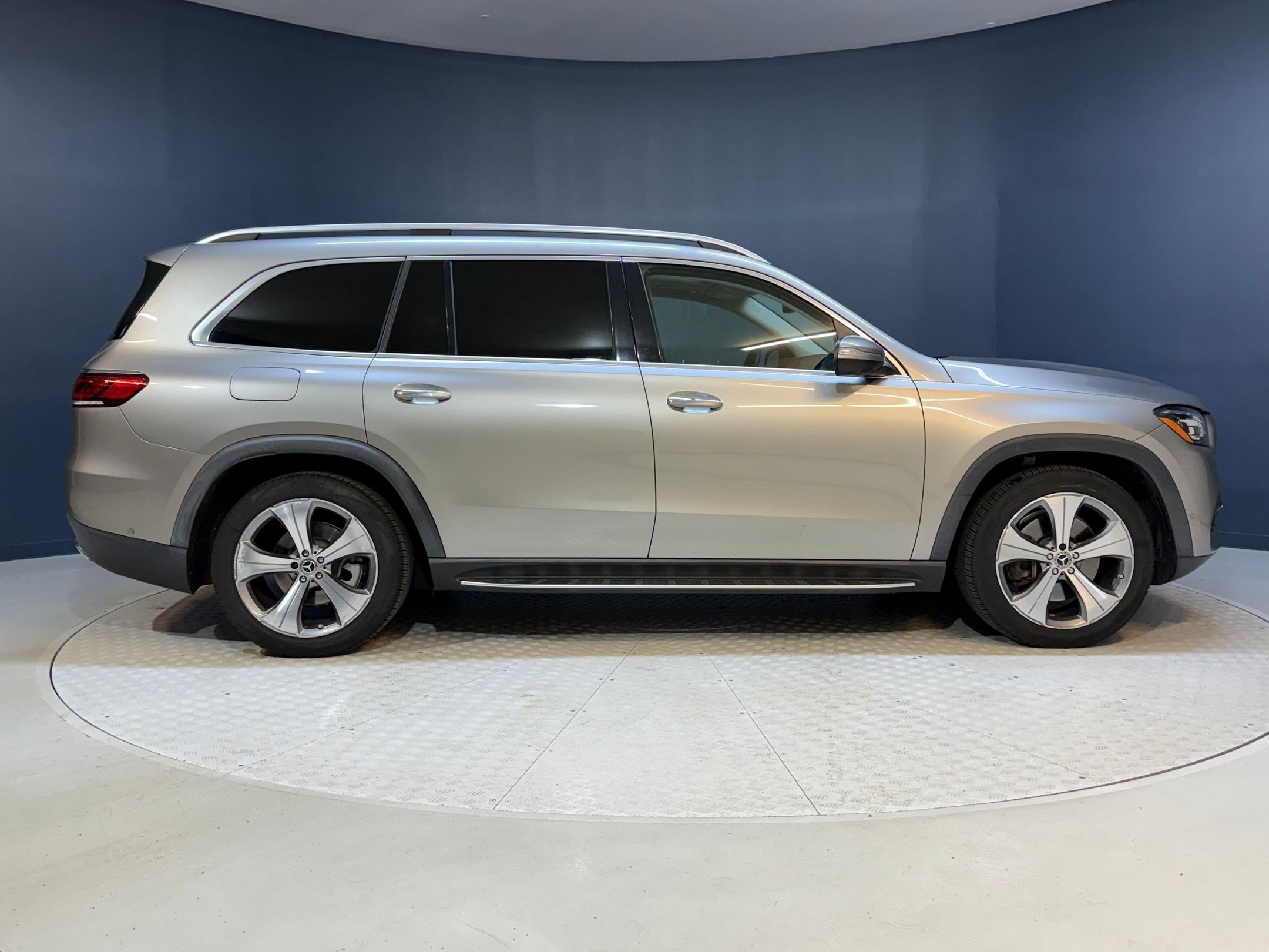 2021 Mercedes Benz GLS 450 photo 2