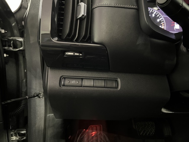 2024 Nissan Pathfinder S photo 16