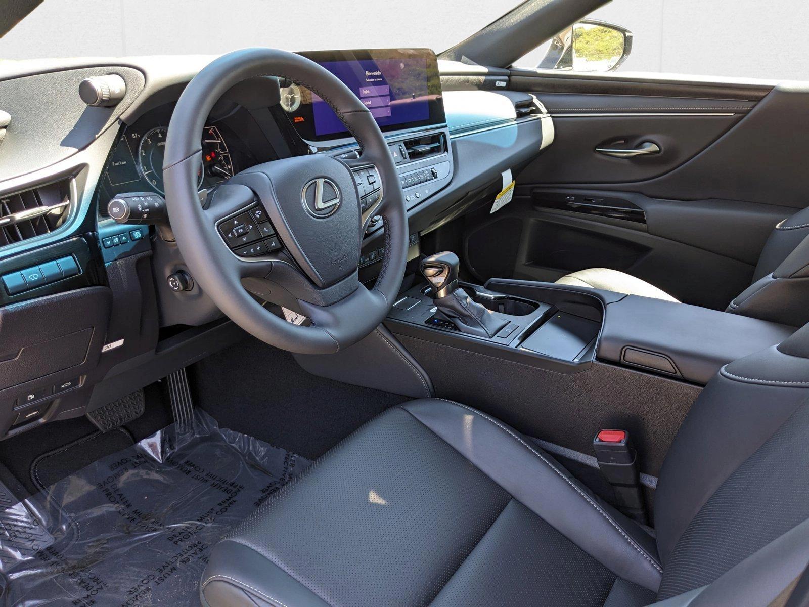 2024 Lexus ES 250 photo 3