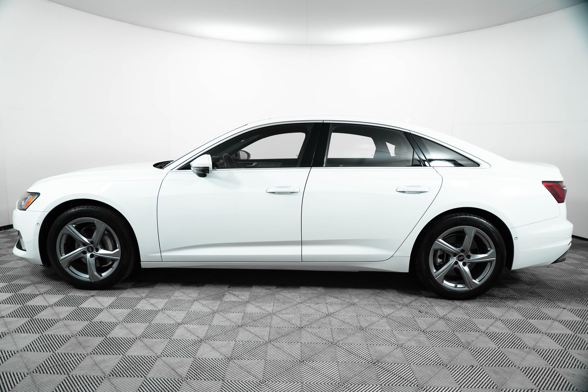 2024 Audi A6 Premium Plus photo 4