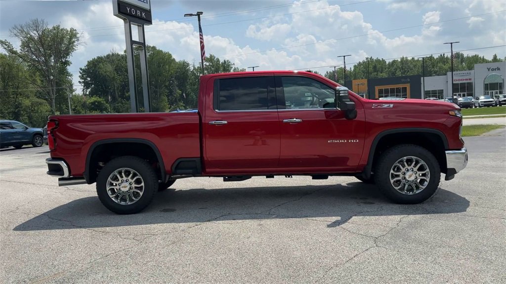 2025 Chevrolet Silverado 2500HD LTZ photo 2