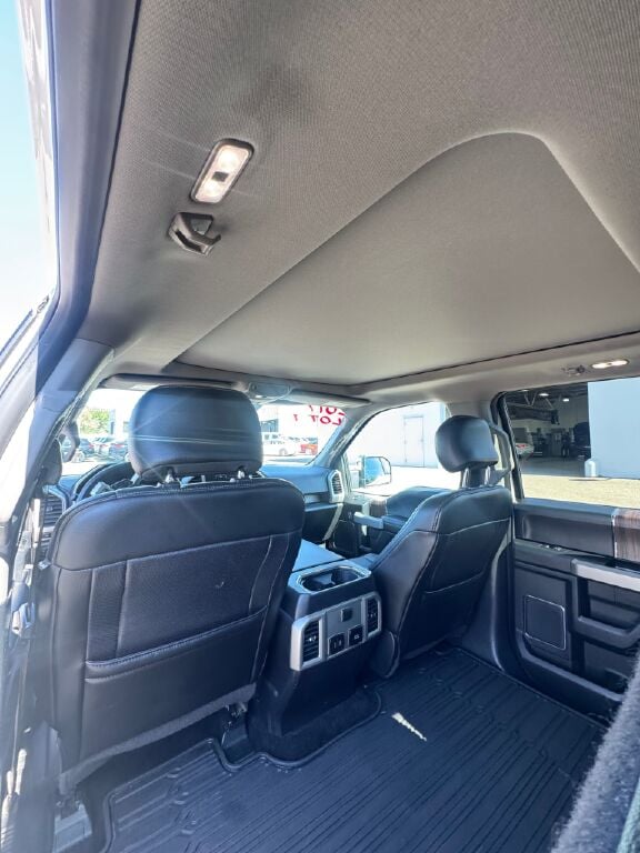 2017 Ford F-150 Lariat photo 16