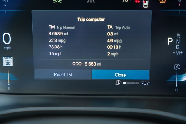 2024 Volvo XC40 Plus photo 32