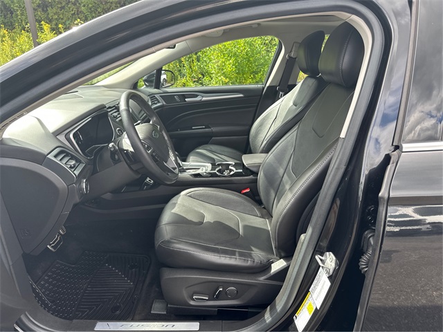 2014 Ford Fusion Titanium photo 9