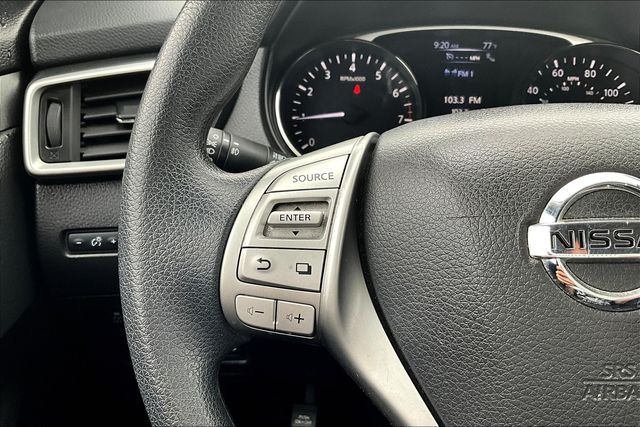 2016 Nissan Rogue SV photo 14