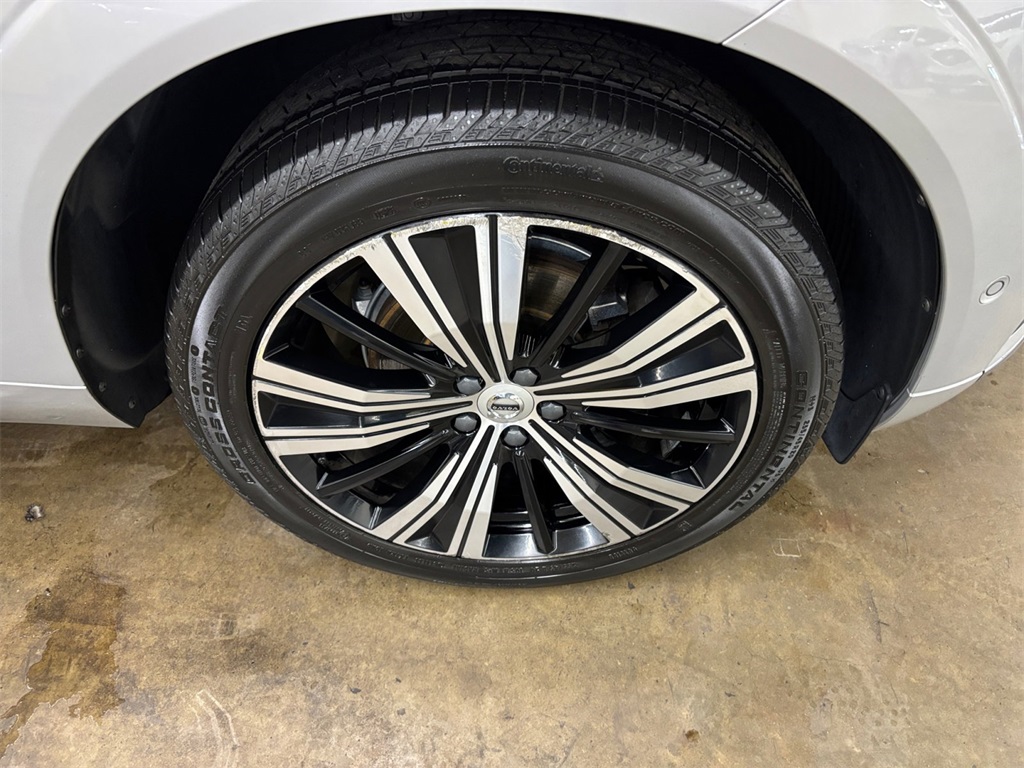2023 Volvo XC60 B5 Plus photo 35