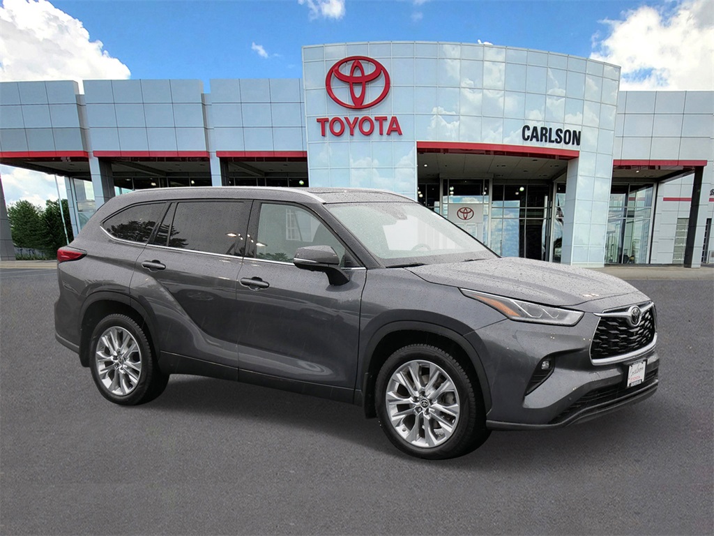 Used 2023 Toyota Highlander Limited with VIN 5TDKDRBH9PS000137 for sale in Minneapolis, Minnesota