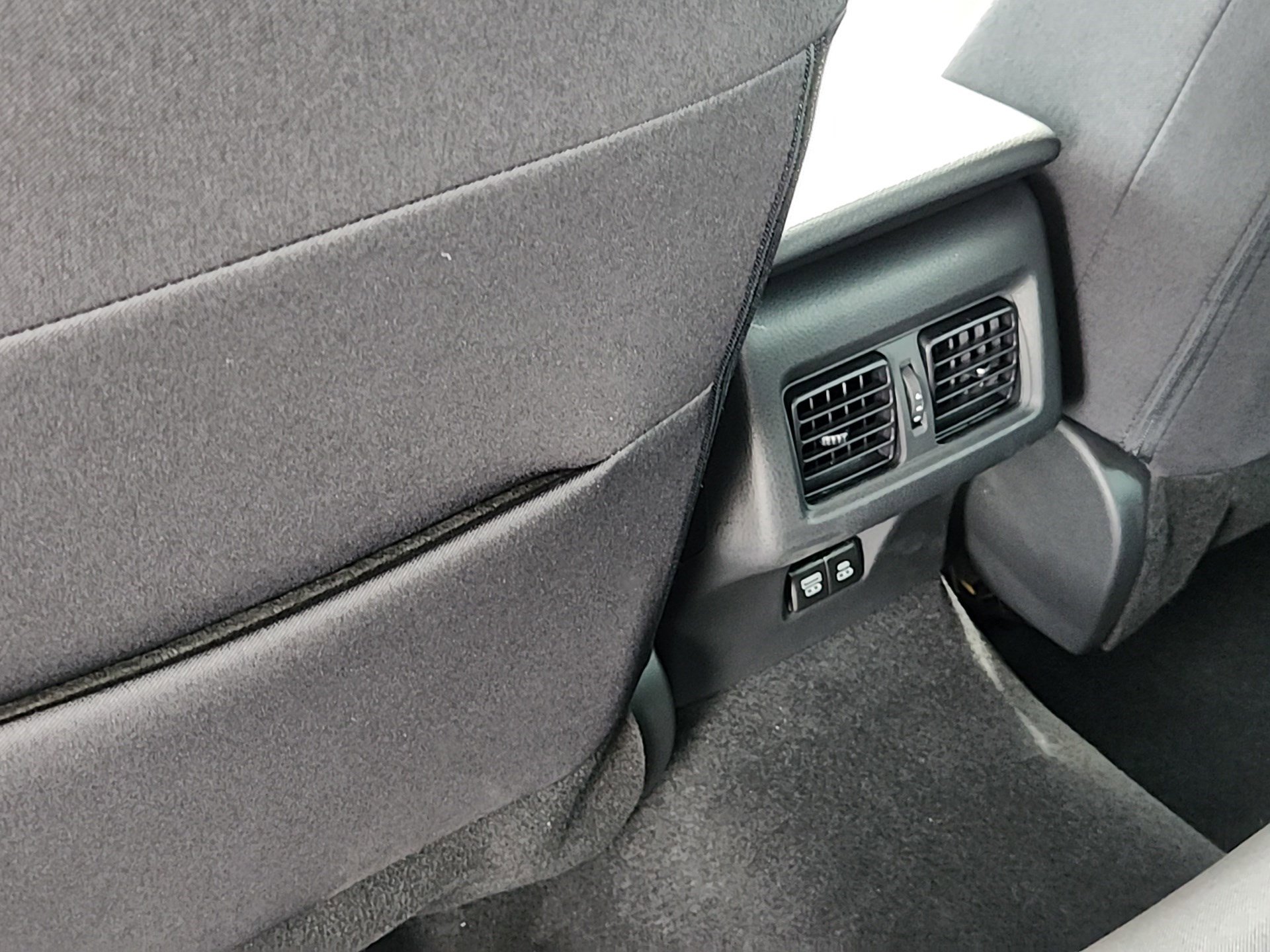 2025 Toyota Camry LE photo 24
