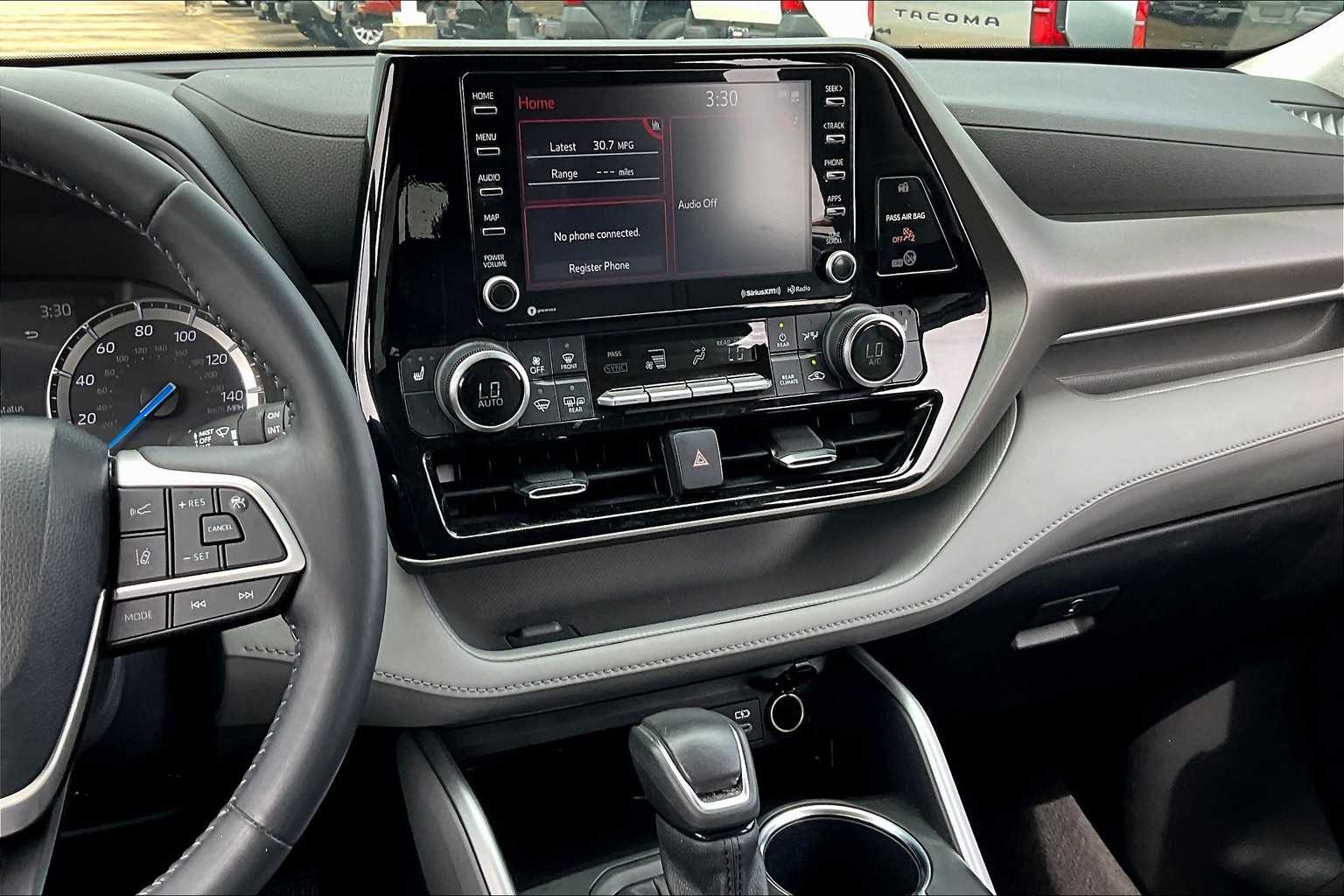 2022 Toyota Highlander Hybrid XLE photo 5