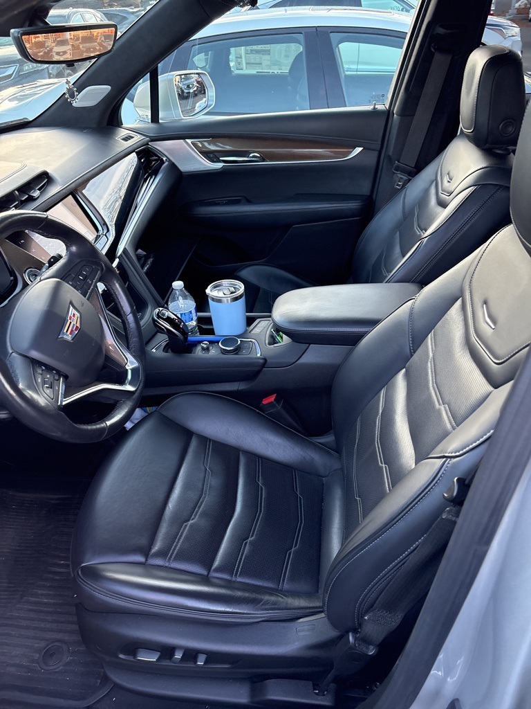 2020 Cadillac XT6 Premium Luxury photo 2