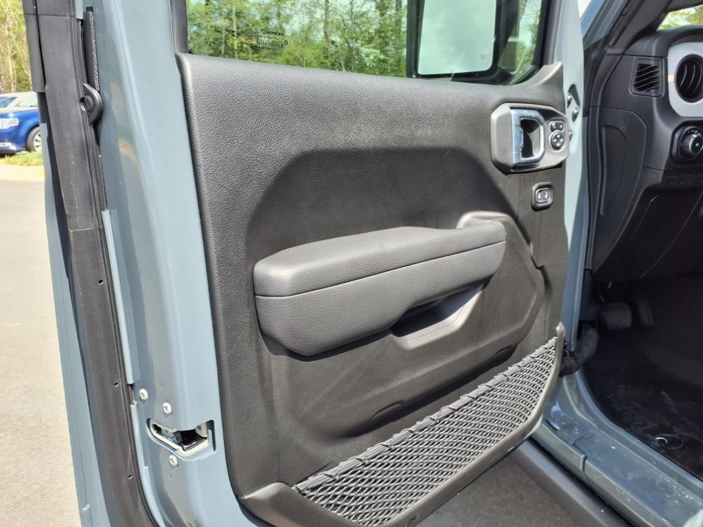 2025 Jeep Wrangler Willys photo 4