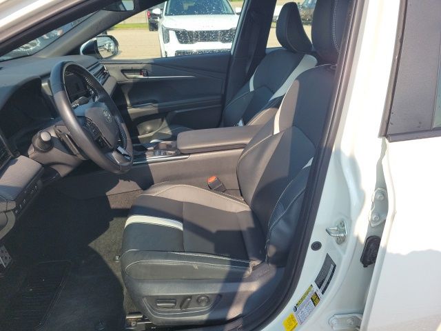 2025 Toyota Camry SE photo 2