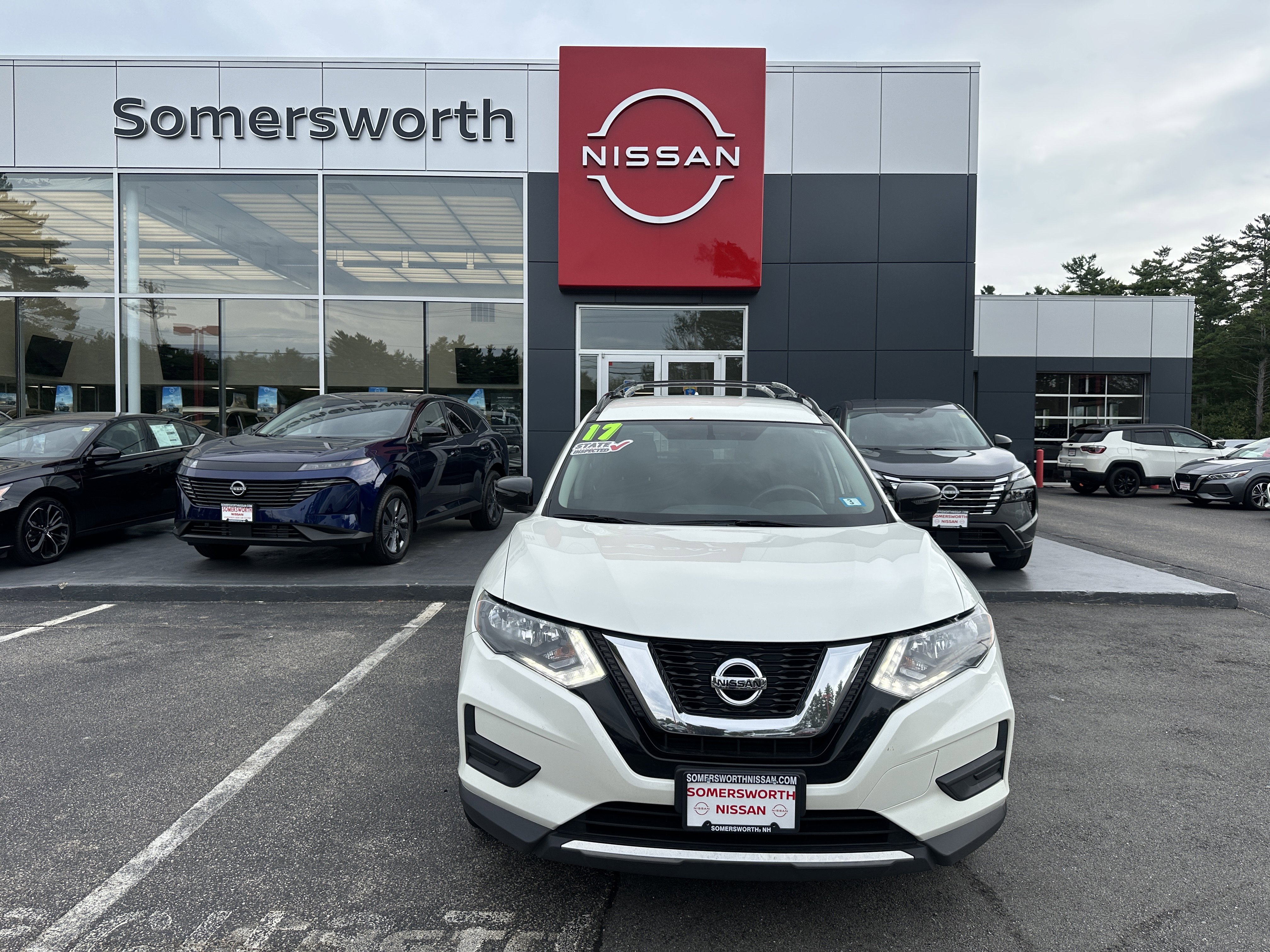 Used 2017 Nissan Rogue SV with VIN 5N1AT2MV4HC819984 for sale in Somersworth, NH