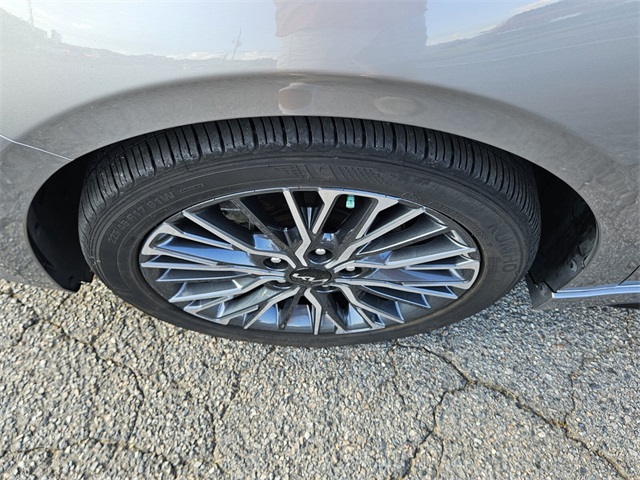 2023 Kia Forte GT-Line photo 10