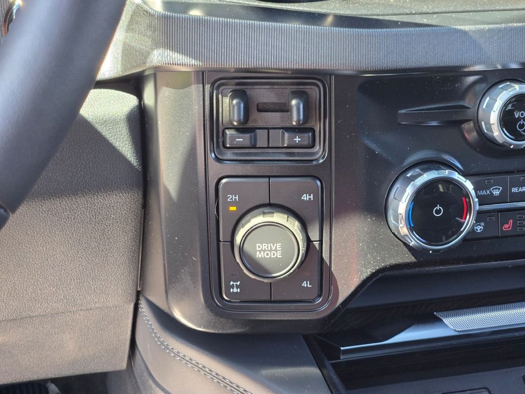 2025 Ford F-250 Platinum photo 26