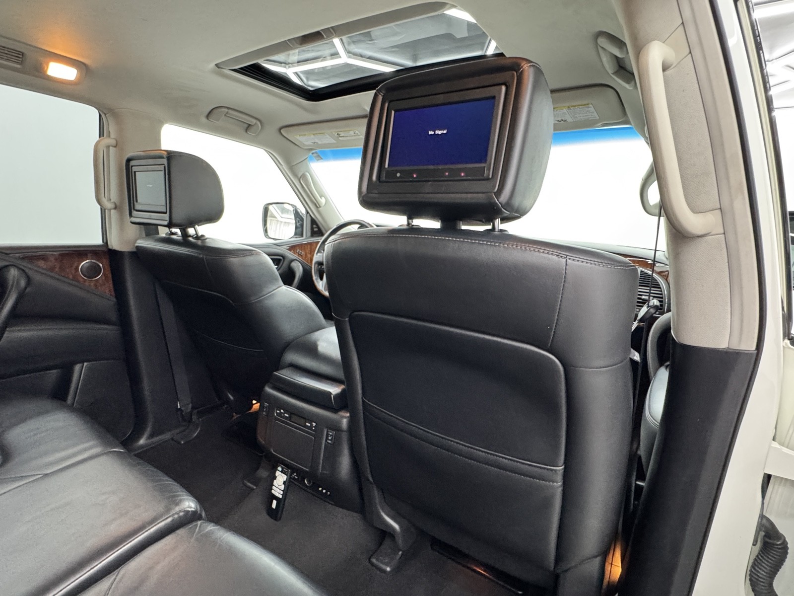 2017 Infiniti QX80 Limited photo 48