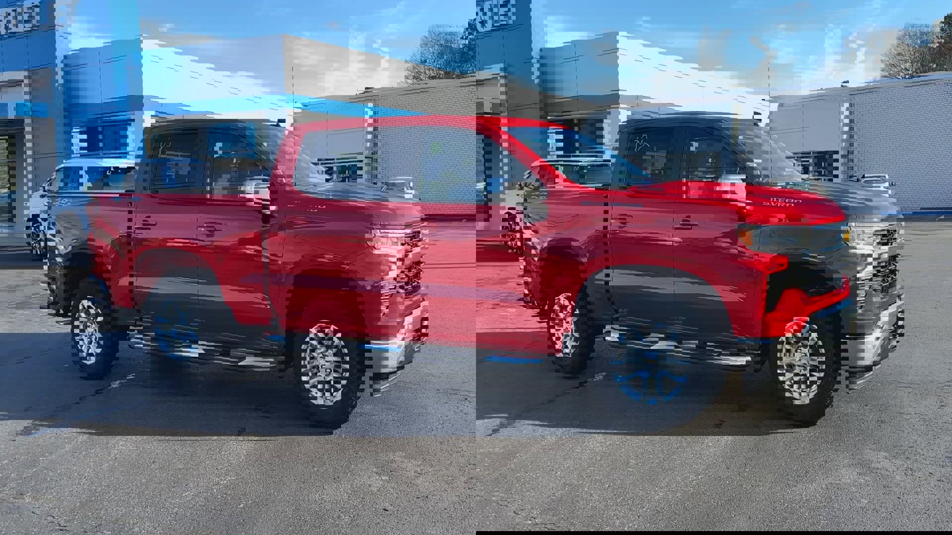 2025 Chevrolet Silverado 1500 LT photo 2