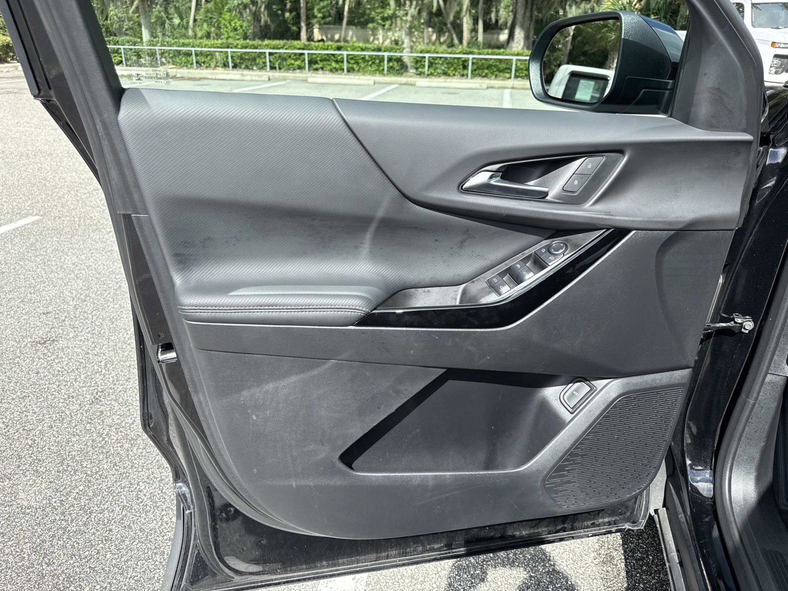 2025 Chevrolet Equinox LT photo 16