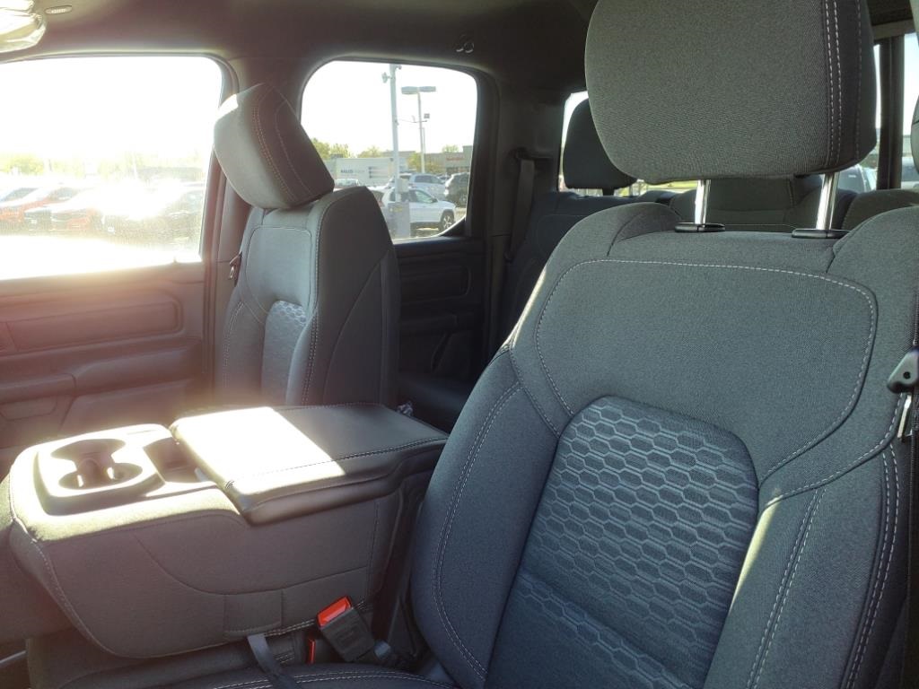 2025 Ram 1500 Tradesman photo 9