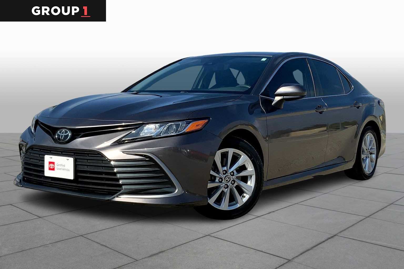 2023 Toyota Camry LE's photo