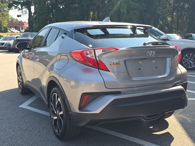 2020 Toyota C-HR XLE photo 3