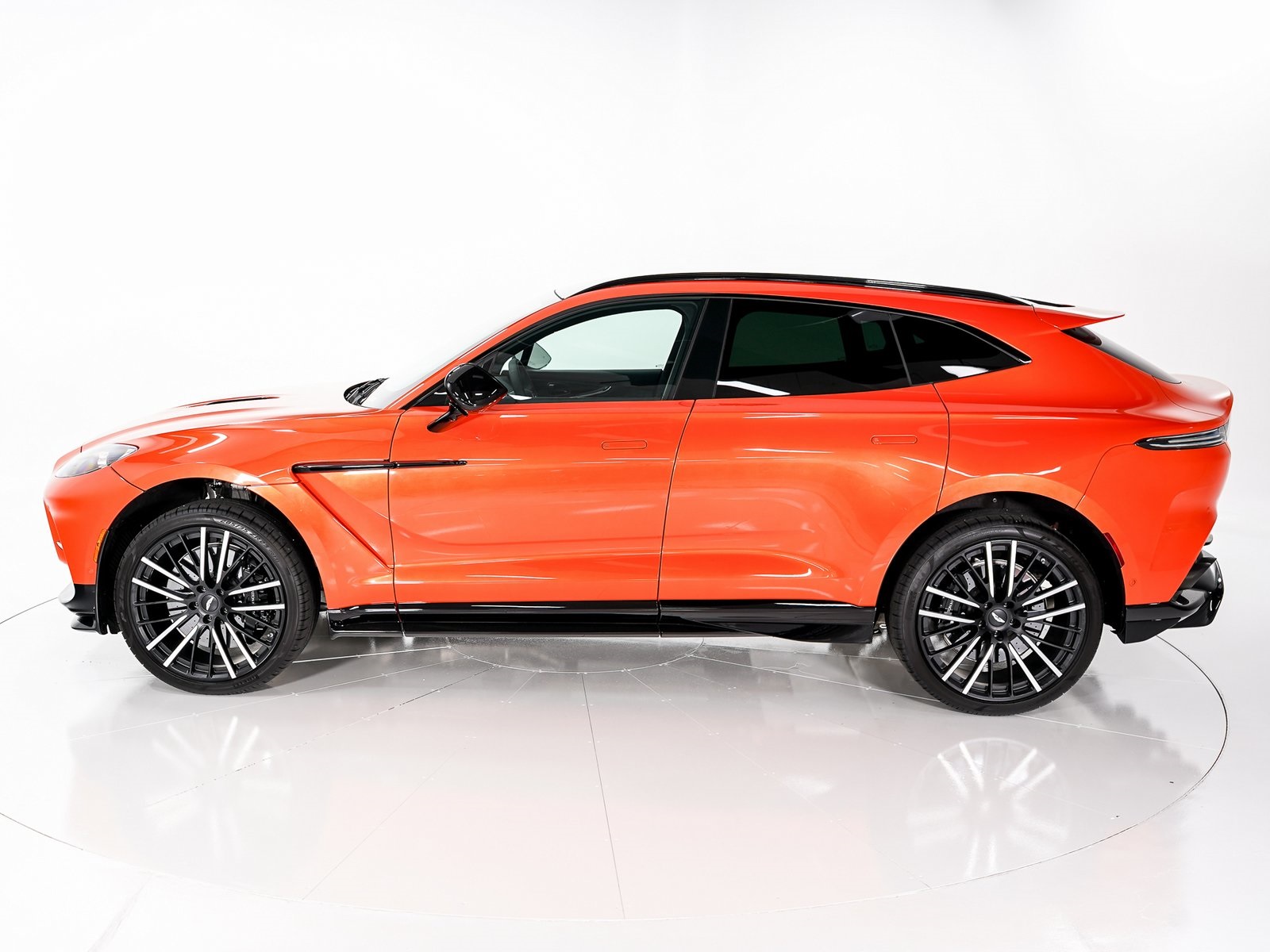 2025 Aston Martin DBX AM8 DBX707 photo 2