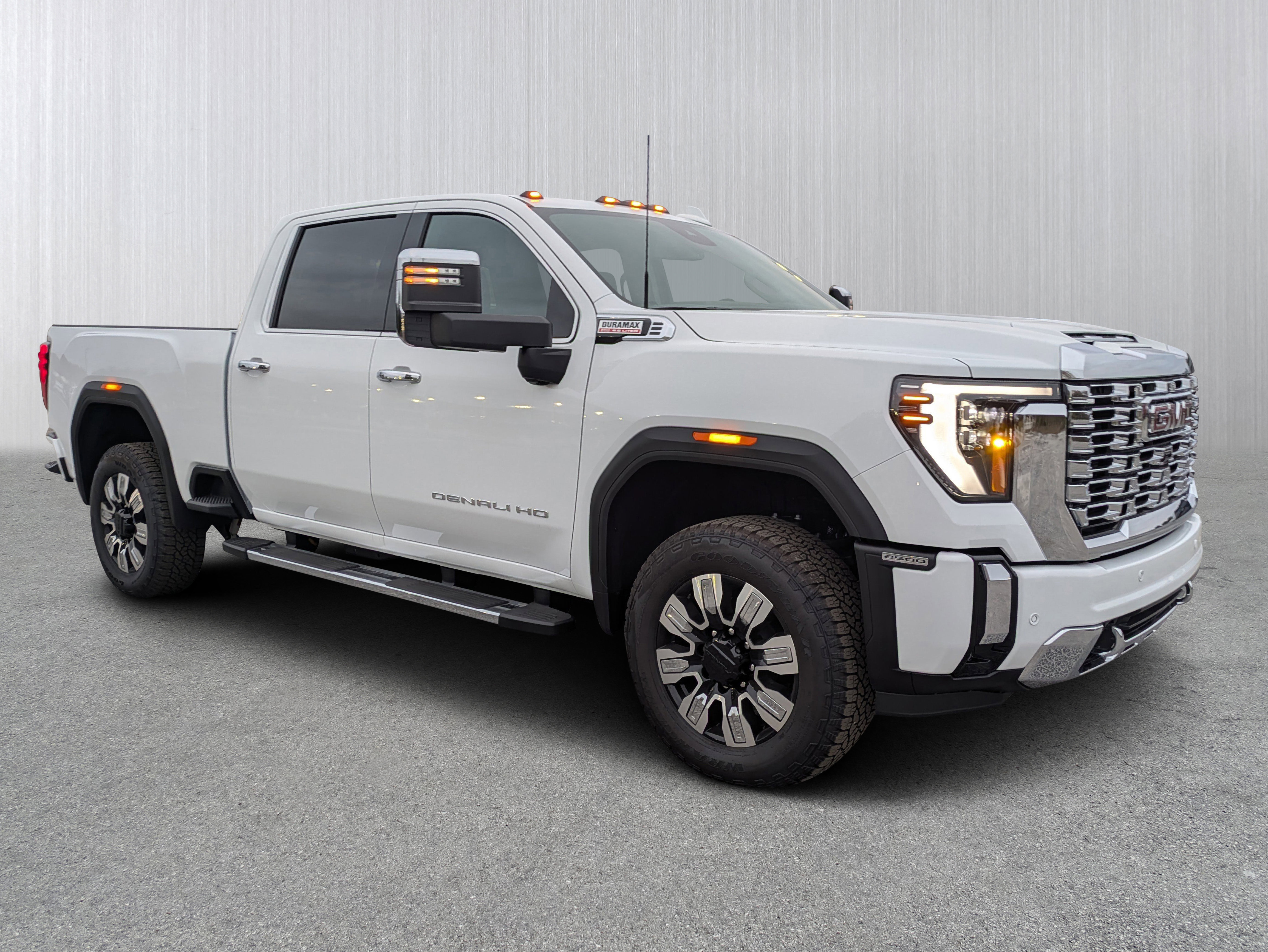 2025 GMC Sierra 2500HD Denali's photo