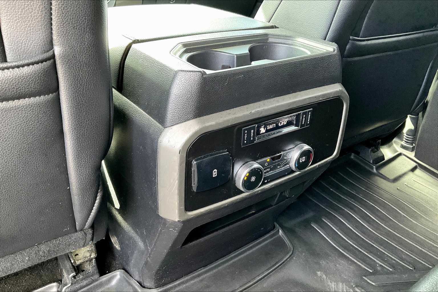 2019 Ford Expedition XLT photo 26