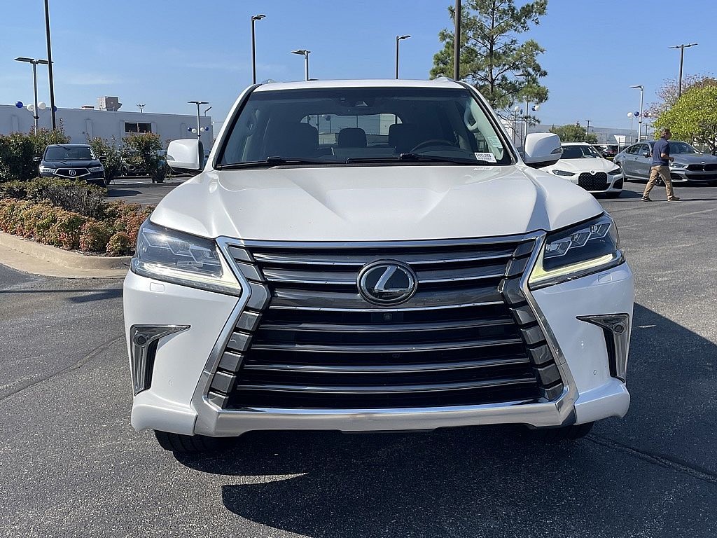 2019 Lexus LX 570 photo 8