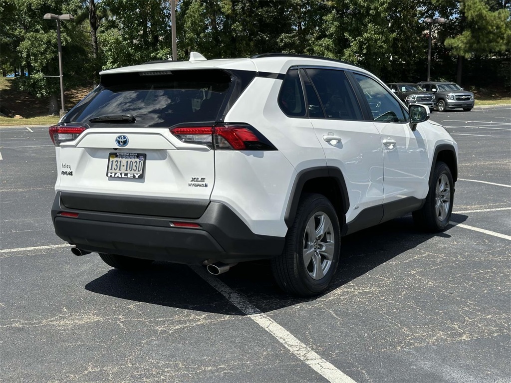 2024 Toyota RAV4 Hybrid XLE photo 18