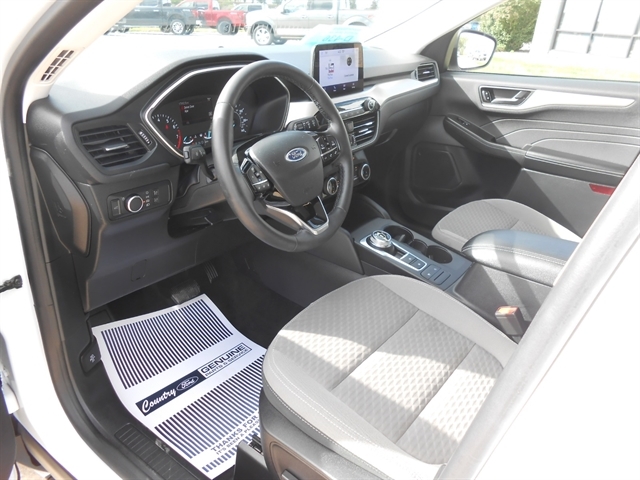 2022 Ford Escape SE photo 3