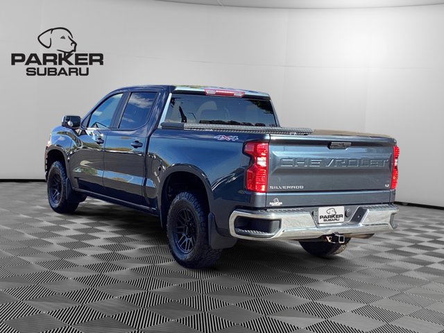2021 Chevrolet Silverado 1500 LT photo 3