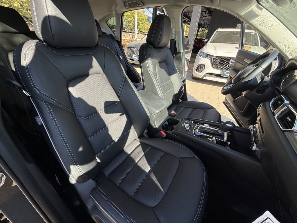 2025 Mazda CX-5 2.5 S Preferred photo 4