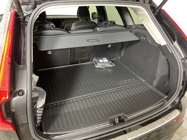 2024 Volvo XC60 photo 36