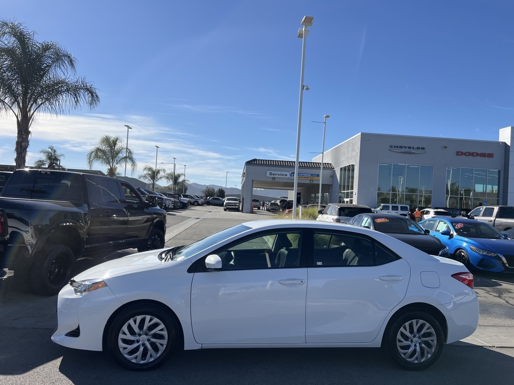 2019 Toyota Corolla L photo 4