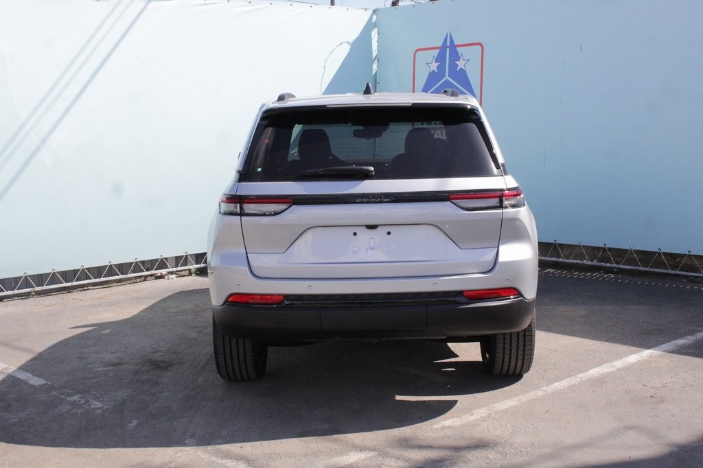 2025 Jeep Grand Cherokee Altitude X photo 2