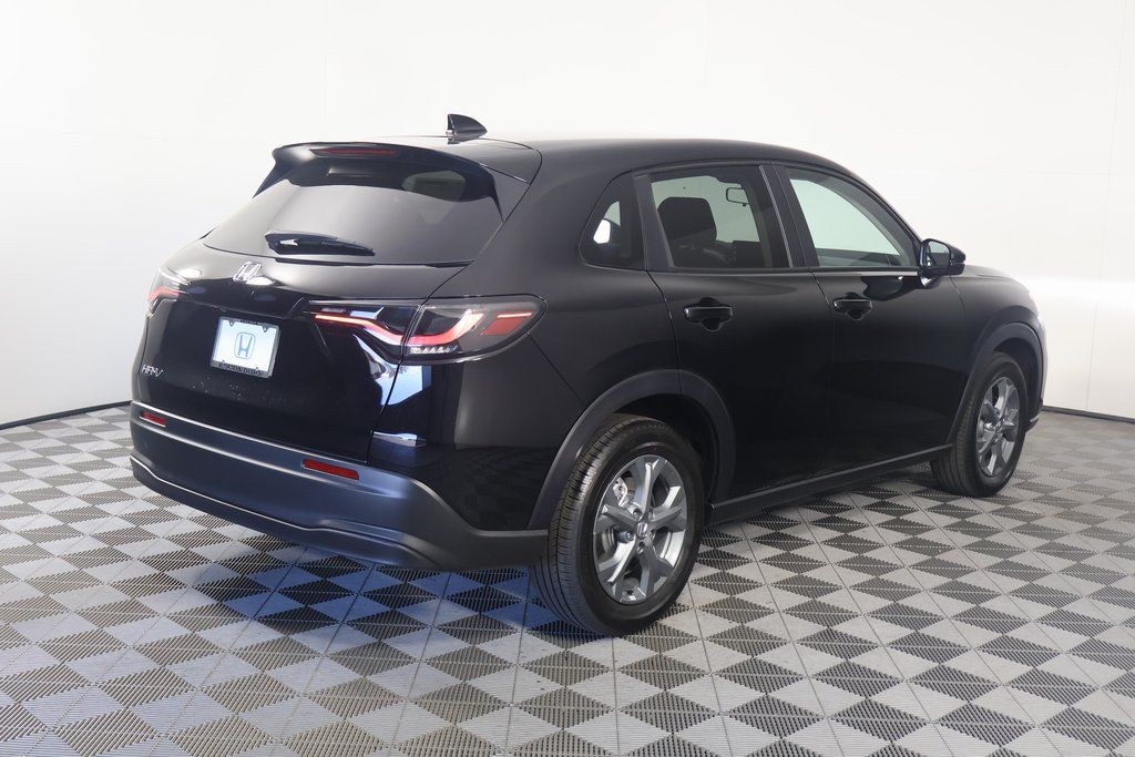 2026 Honda HR-V LX photo 2