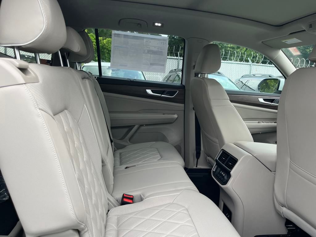 2025 Volkswagen Atlas SEL Premium R-Line photo 25