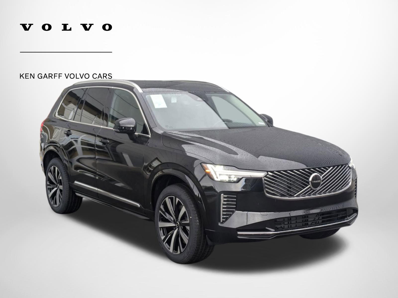 2025 Volvo XC90 Core's photo