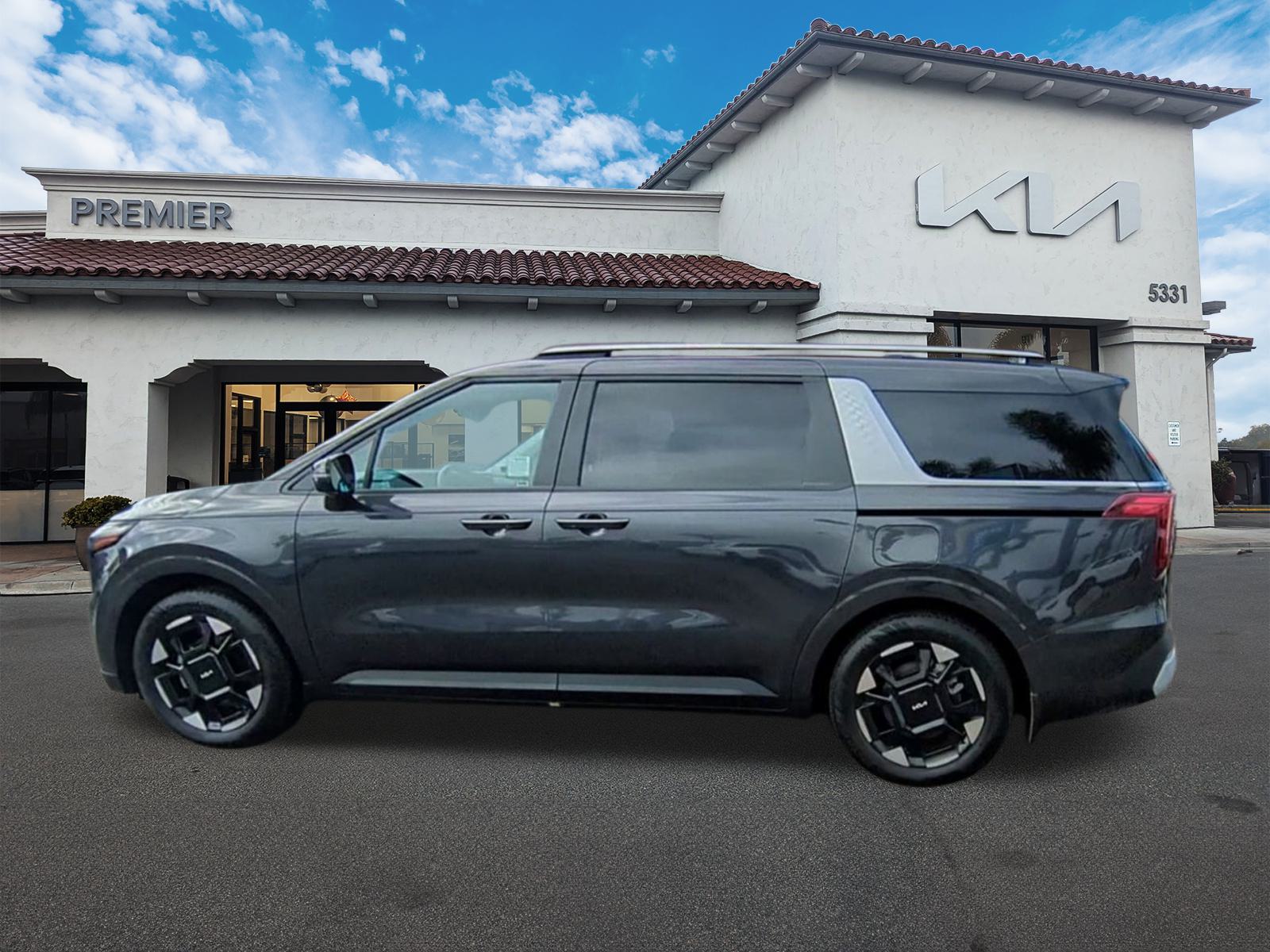 2026 Kia Carnival EX photo 3