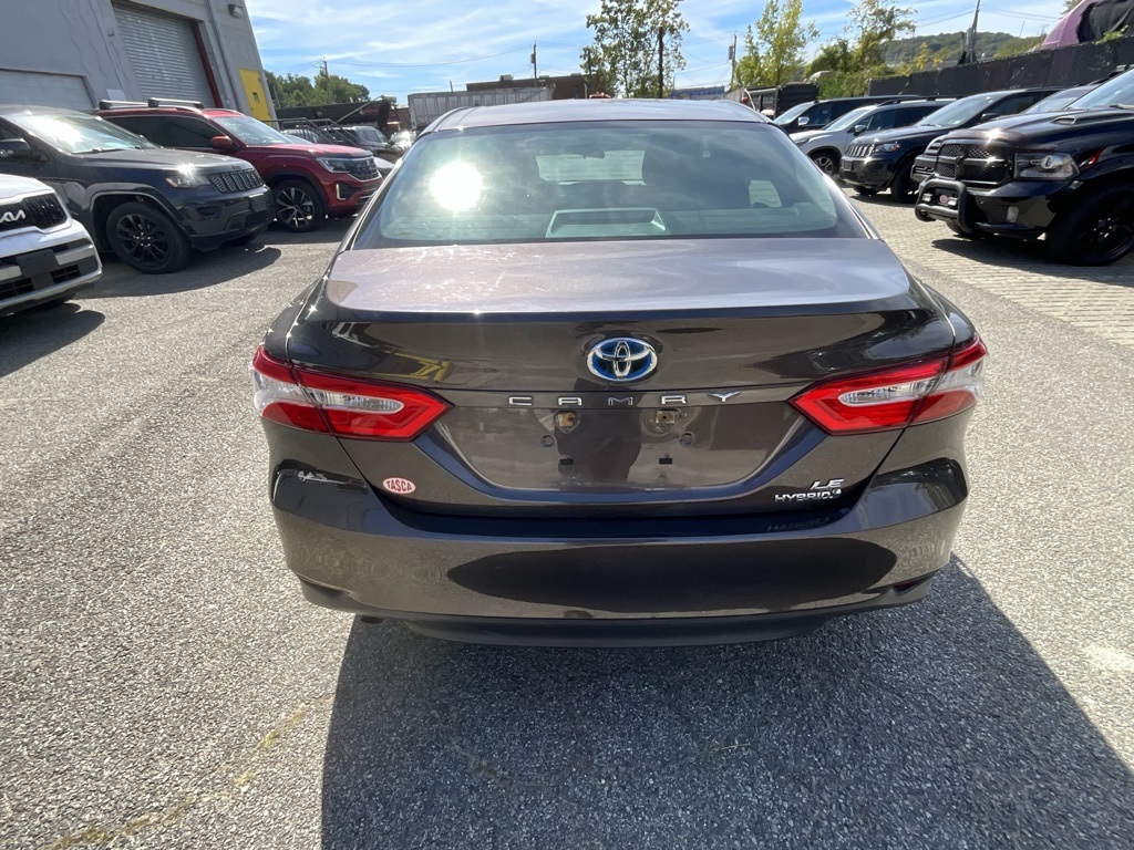 2018 Toyota Camry Hybrid LE photo 3