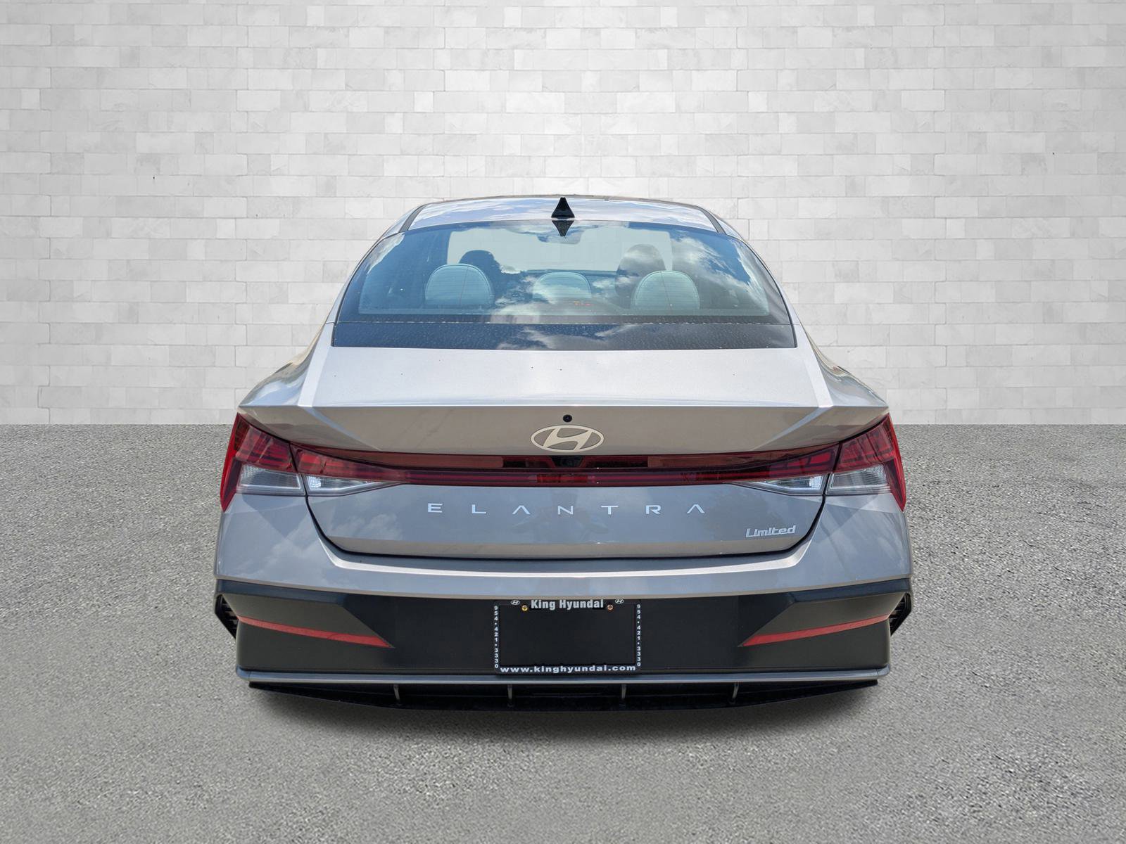 2025 Hyundai Elantra Limited photo 3