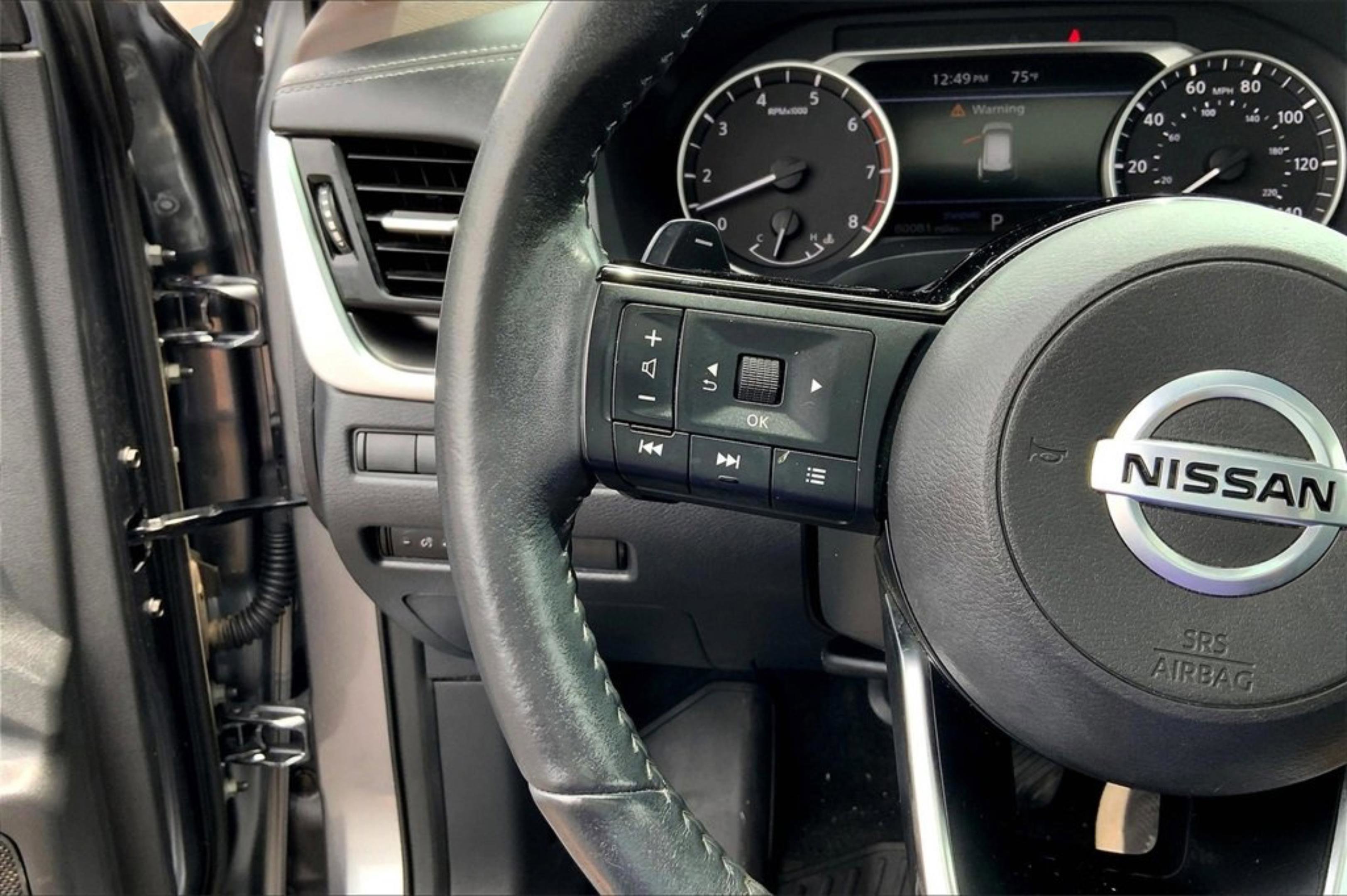 2021 Nissan Rogue SV photo 16