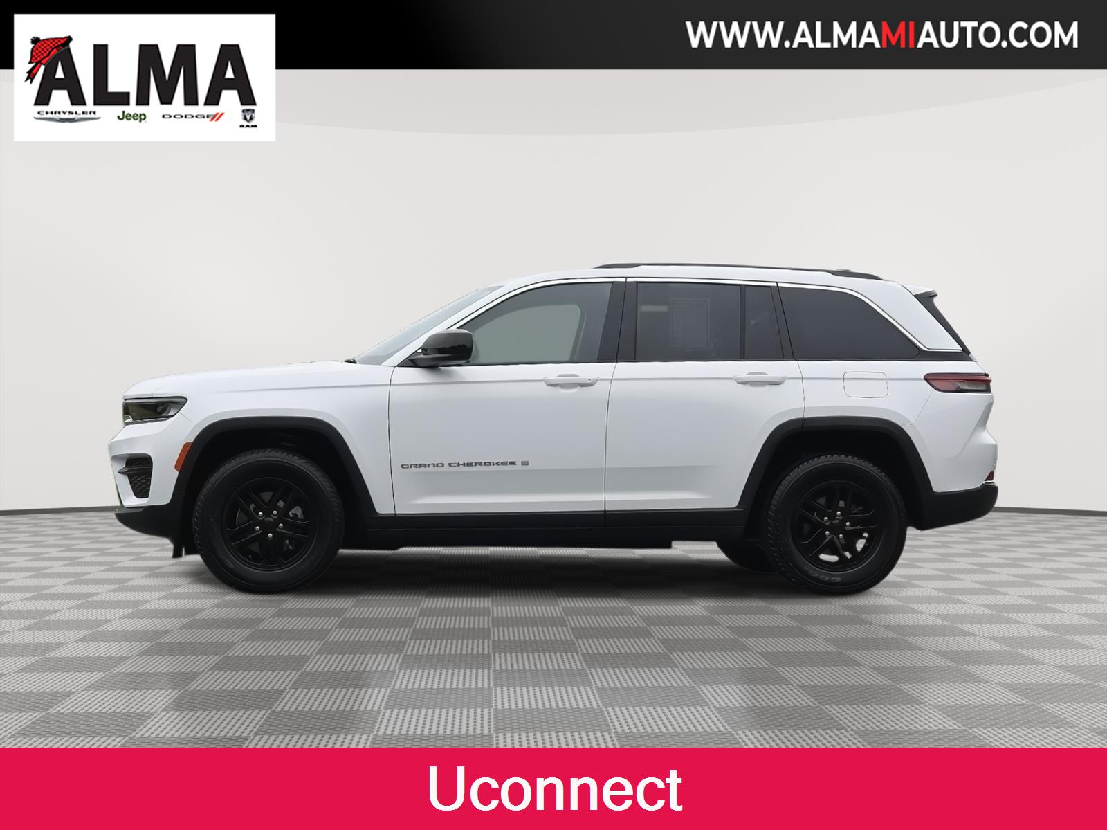 2022 Jeep Grand Cherokee Laredo photo 4