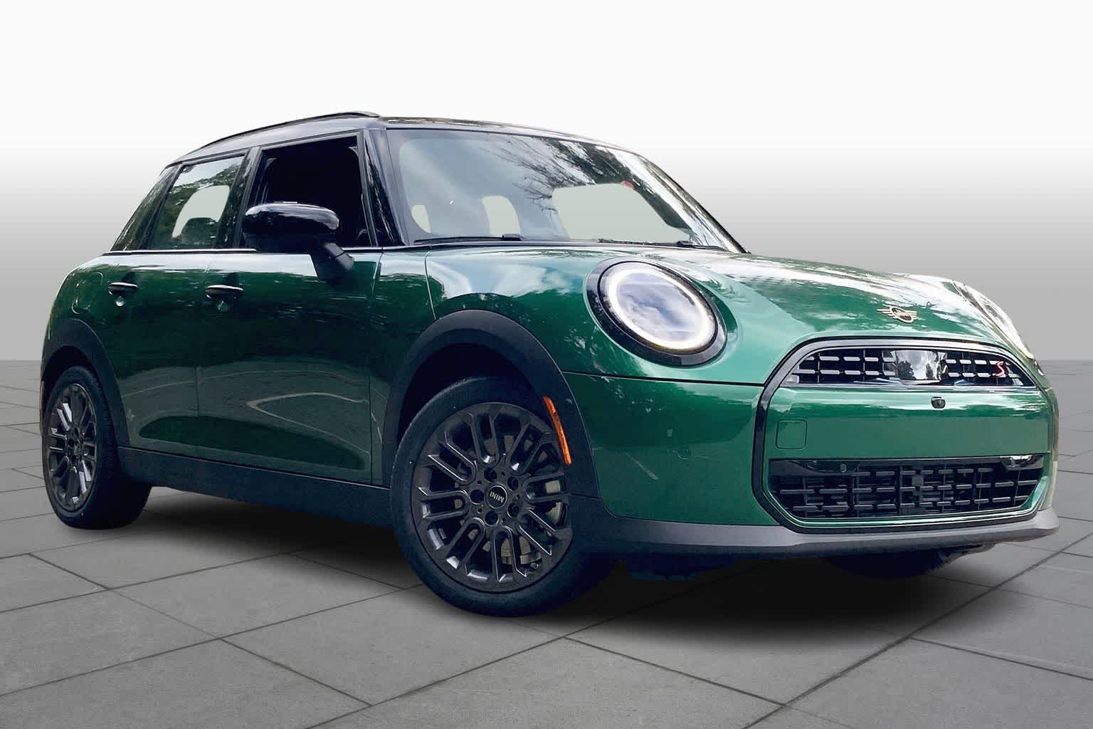 New 2026 MINI 4 Door Signature Plus Sportshatch in Rockland