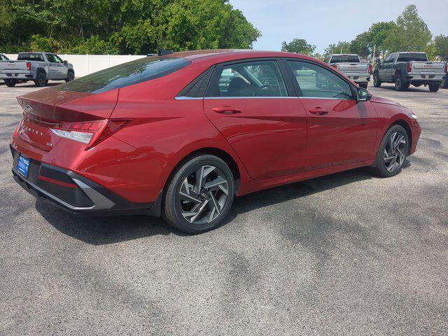 2025 Hyundai Elantra Hybrid Limited photo 3