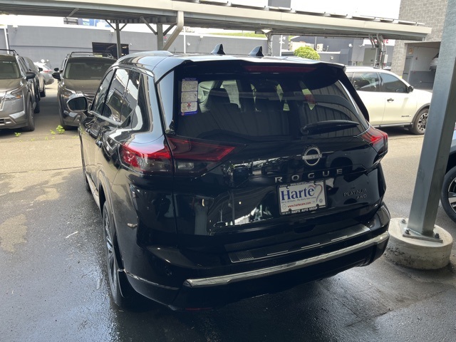 2025 Nissan Rogue Platinum photo 6